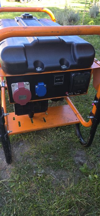 Generator trifazic cu motor Honda