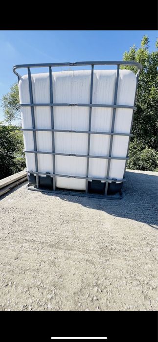 3 Recipiente /rezervoare ptr lichide 1000 litri nefolosite