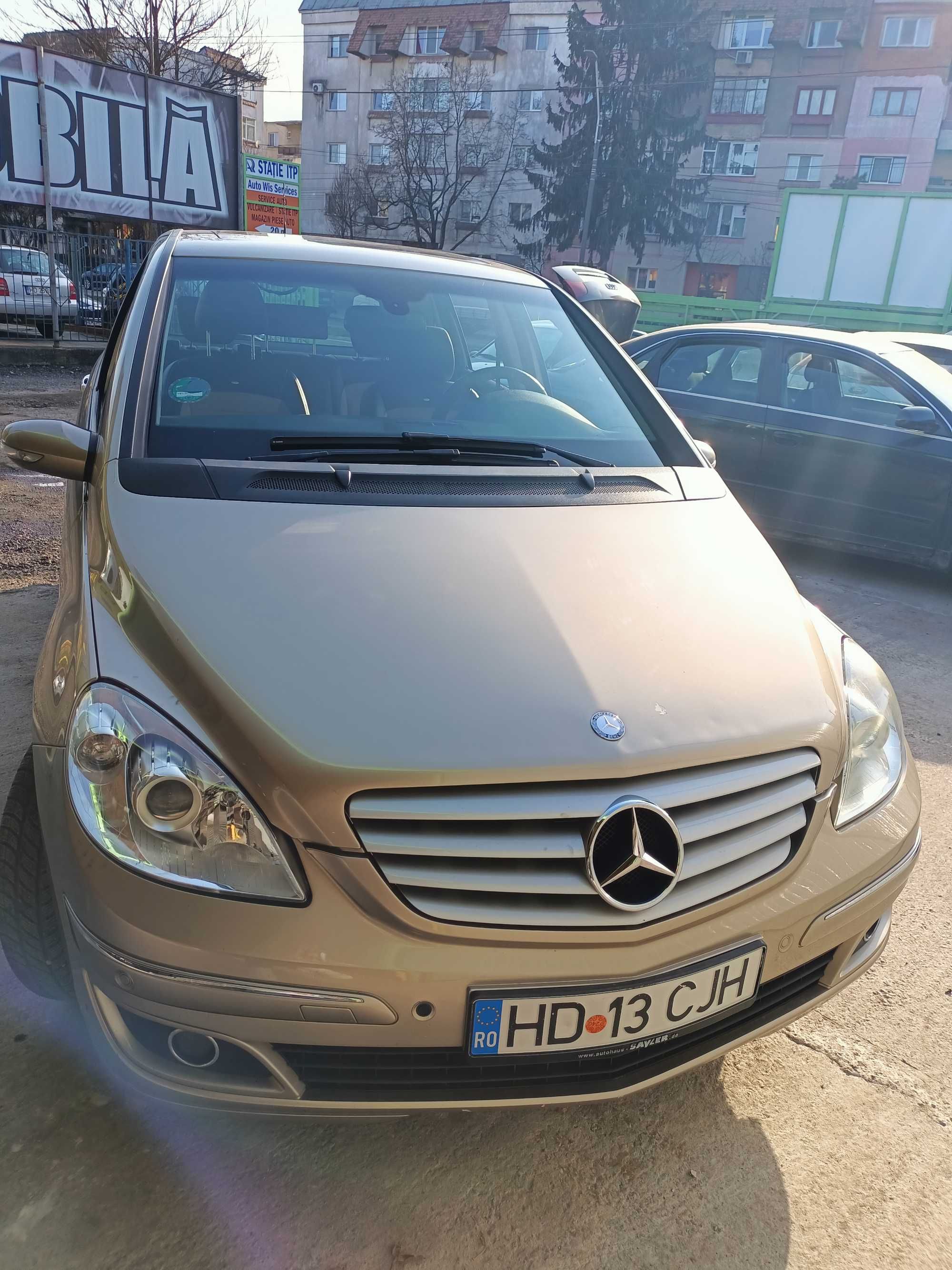 Vind Mercedes Benz B200