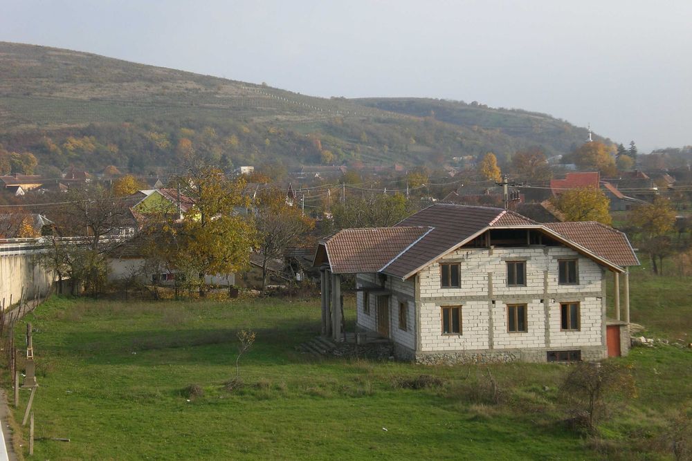 Casă cu 2151 m2 de vânzare, în Păuliş