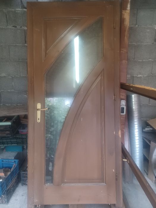 Vând uși interior din lemn masiv