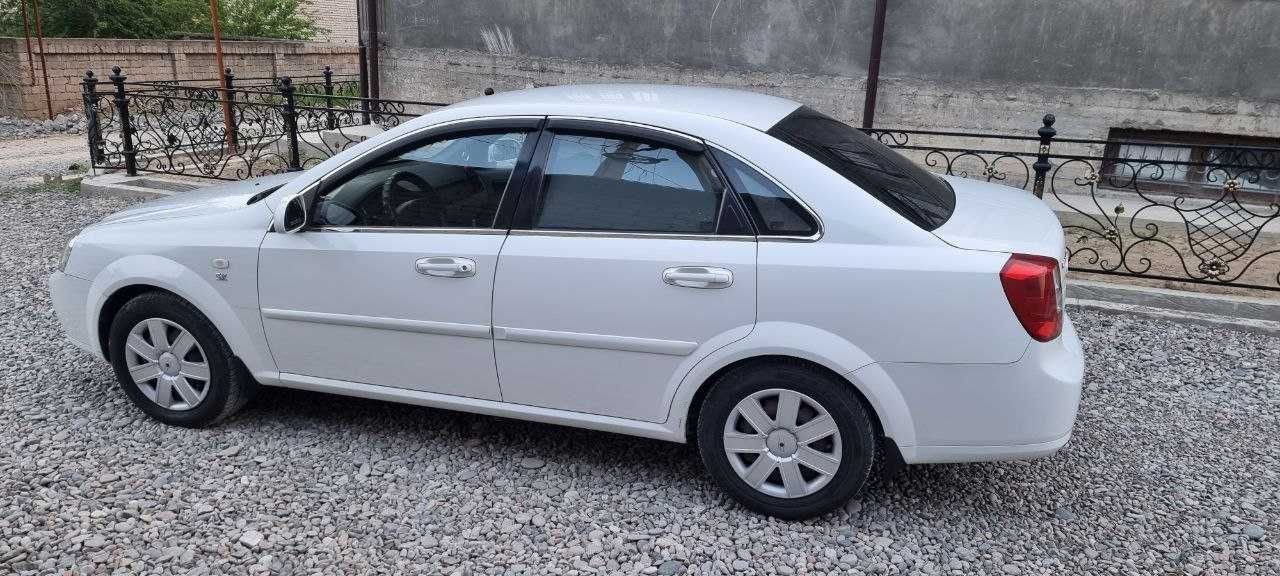 Продаётся Chevrolet Lacetti 2013г.