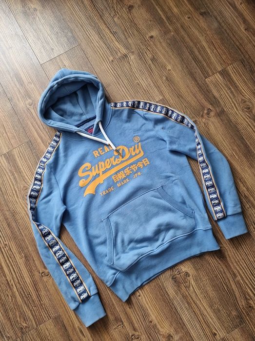 Страхотен мъжки суитчър SUPERDRY размер
М,без забележки, размери бОсм