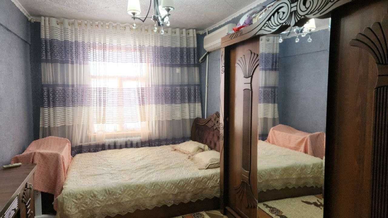 Мустакиллик 4-уй 12-хонадонда уй сотилади