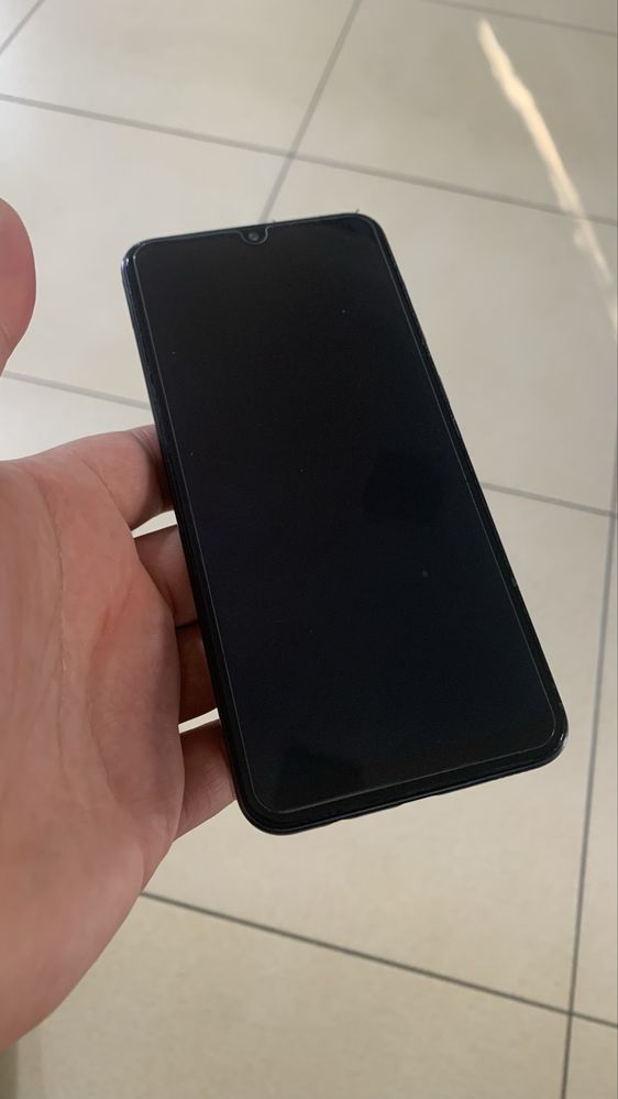Samsung Galaxy a 50 srochni sotiladi