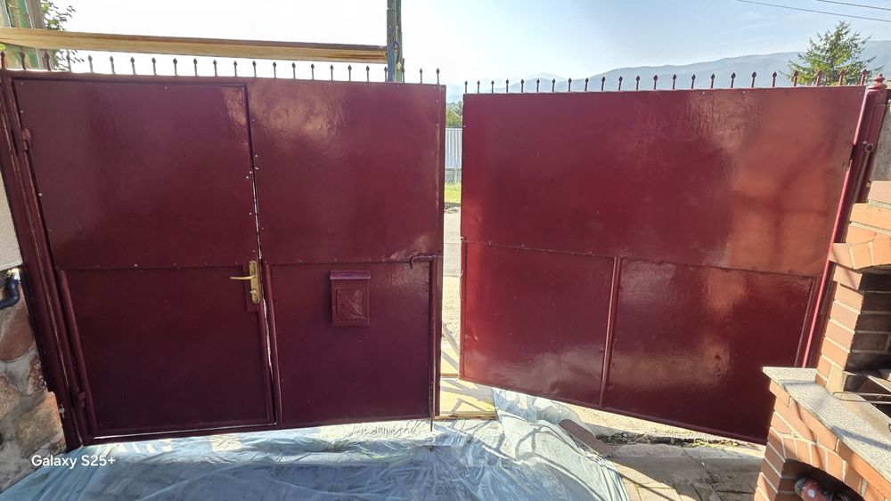 Poartă metalică, 4x2 m, tablă galvanizată, stare excelentă