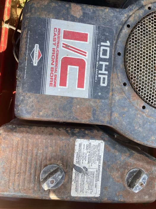 Vând Tractoras gazon