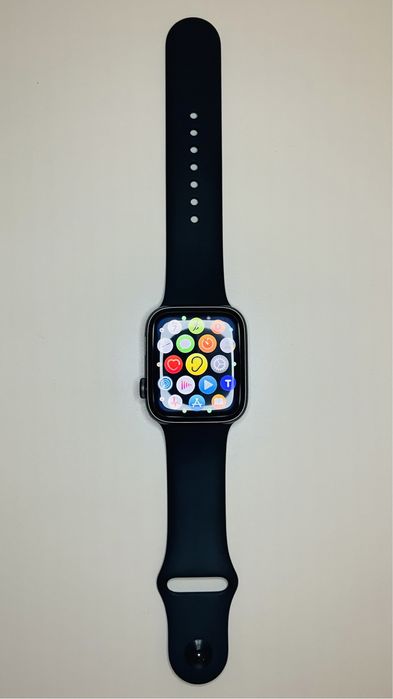 Apple Watch 5, 44mm, aluminum and ceramic case