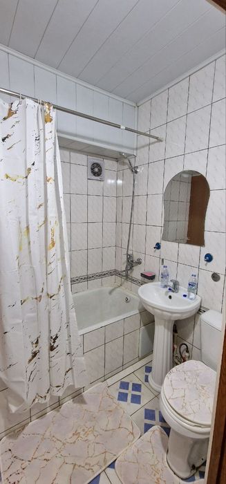 Юнусабад 4 квартал. Продается квартира 2/1/4