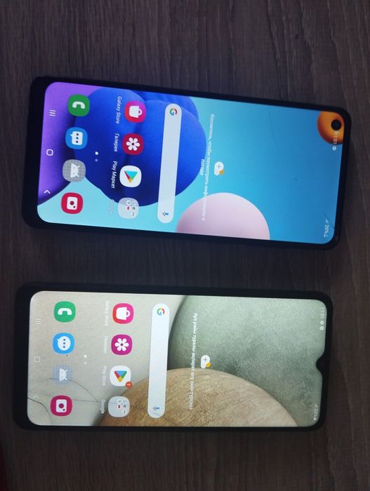 Обе Самсунг за одну цену