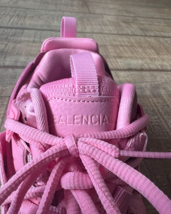 Balenciaga track