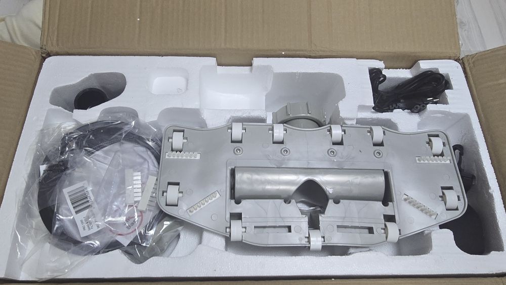 Aspirator de piscină Pool Blaster Pro 900