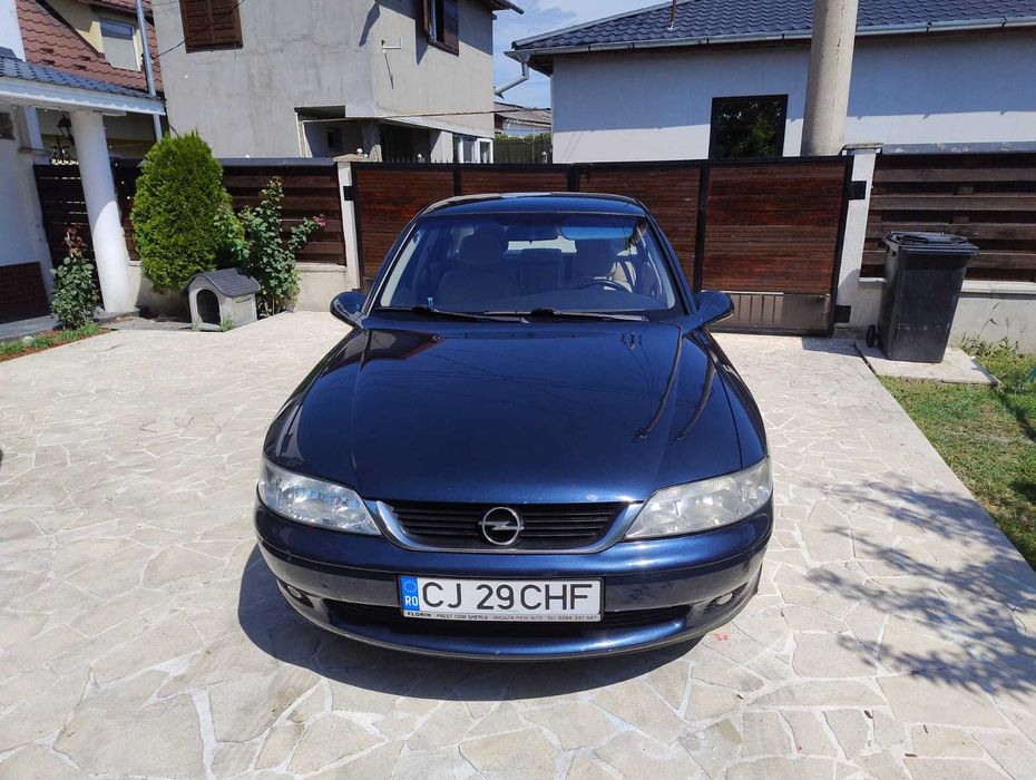 Vând sau schimb cu moto Opel Vectra B 2001, 1.8 16v 125 CP