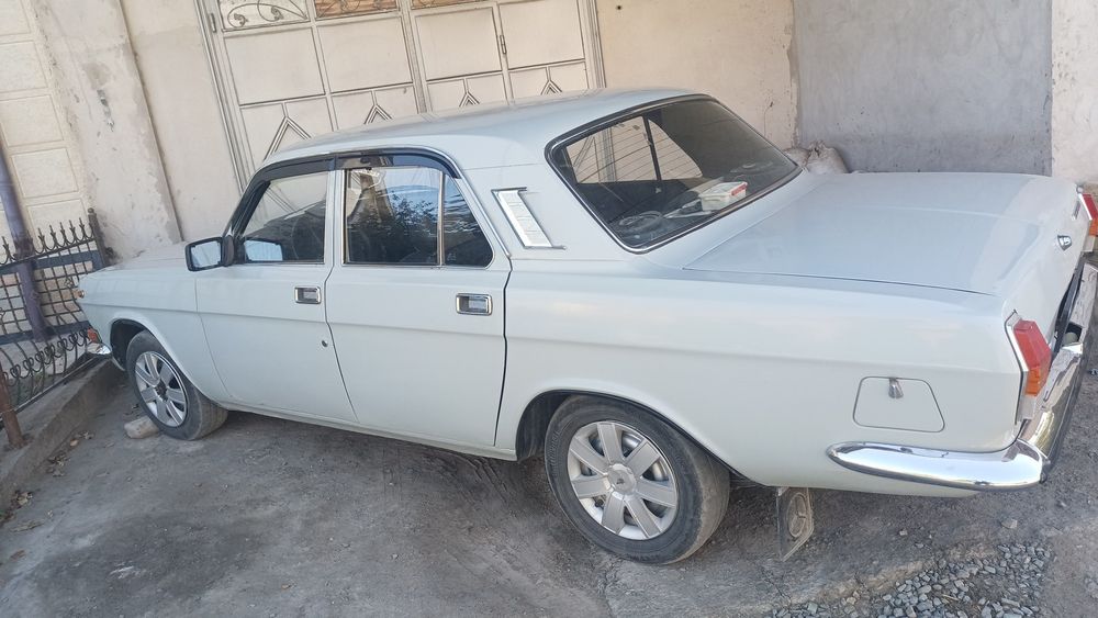 Mashina volga 2410