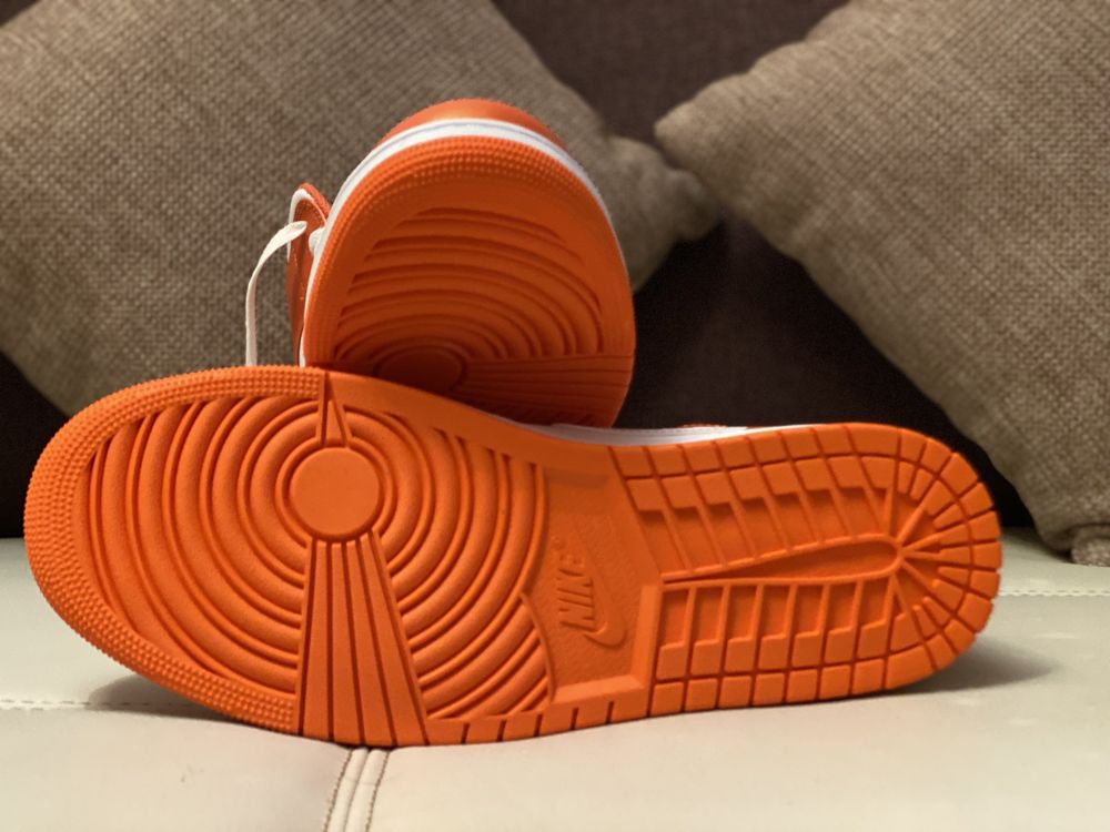 Adidasi Nike Air Jordan 1 Mid SE "Metallic Orange,noi./Preț bun!