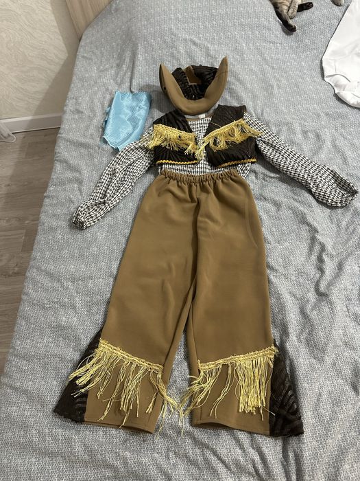 Продам детский новогодний костюм ковбой