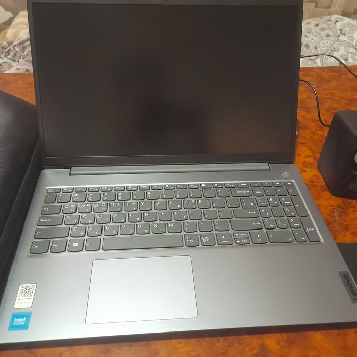 Noutbook Lenova yangi