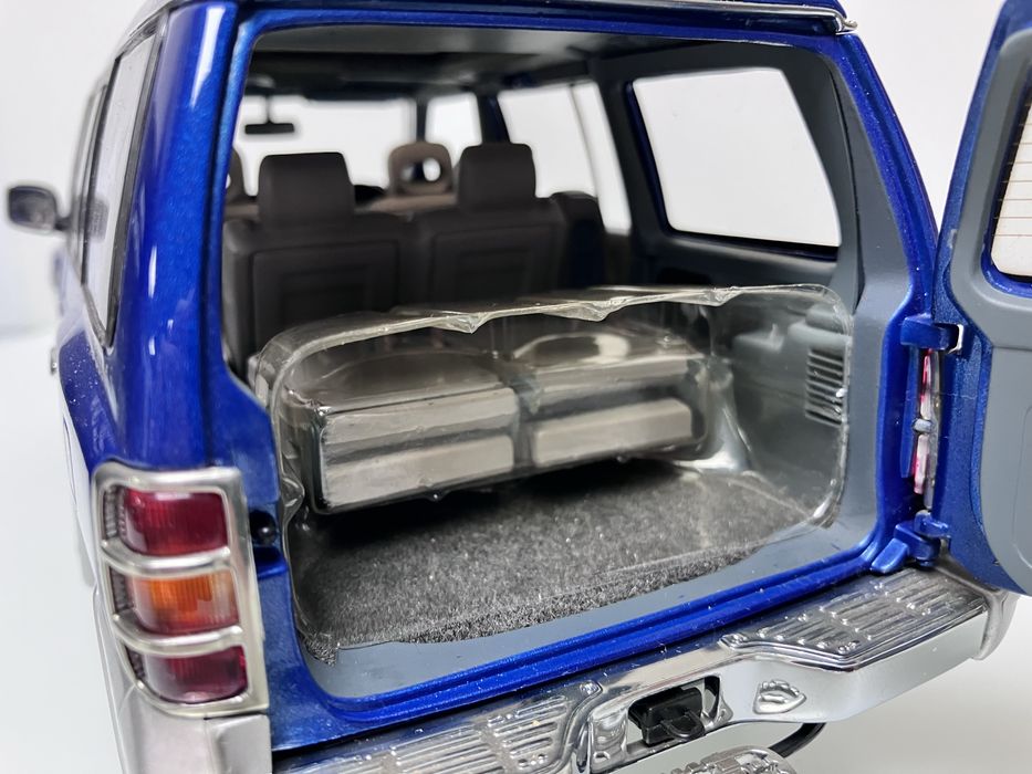 macheta auto Mitsubishi Pajero V6 GDI 3500 LWB 1998 1/18 Autoart
