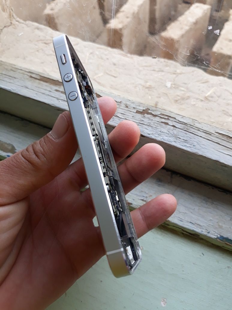Iphone 5 ajoyib holatda qirilmagan legenda