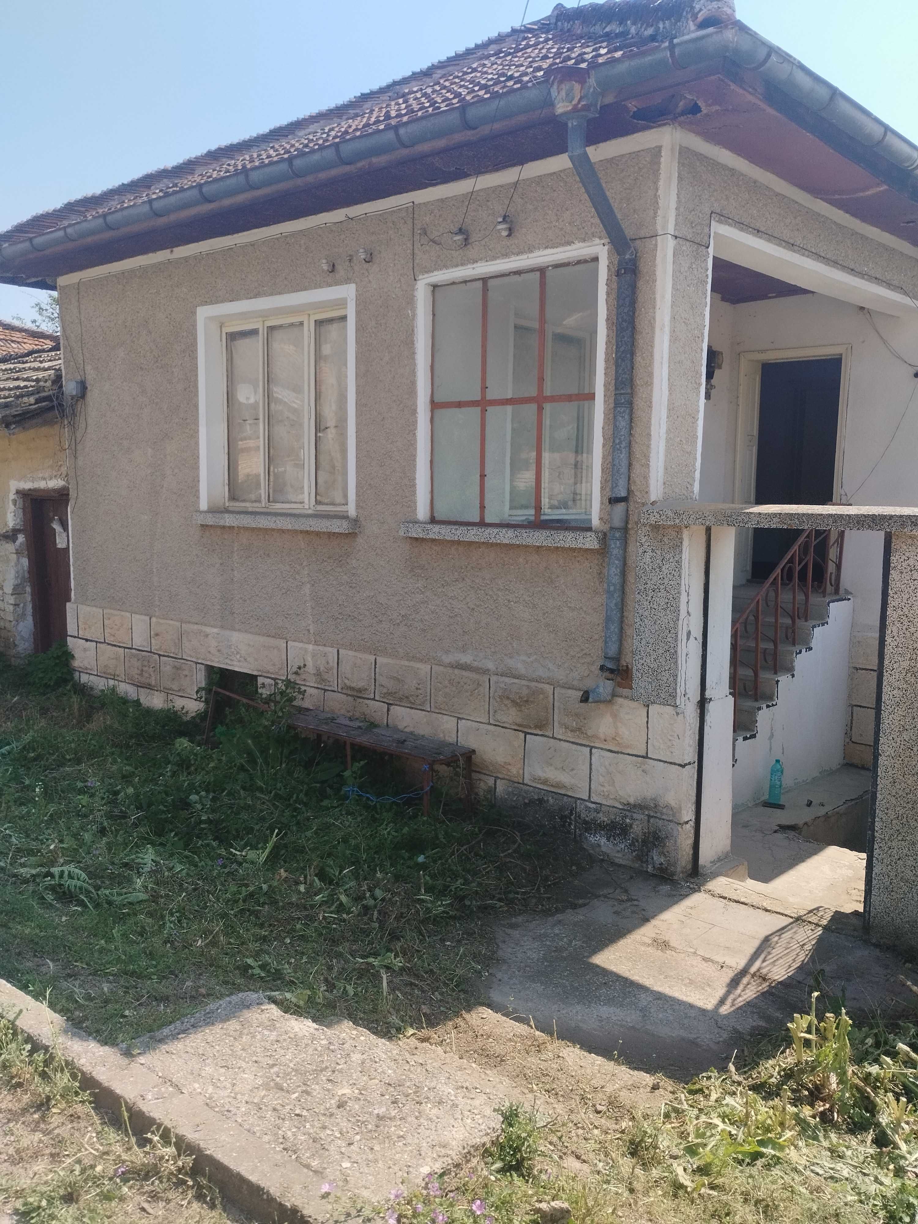 Продавам къща в с. Дряновец