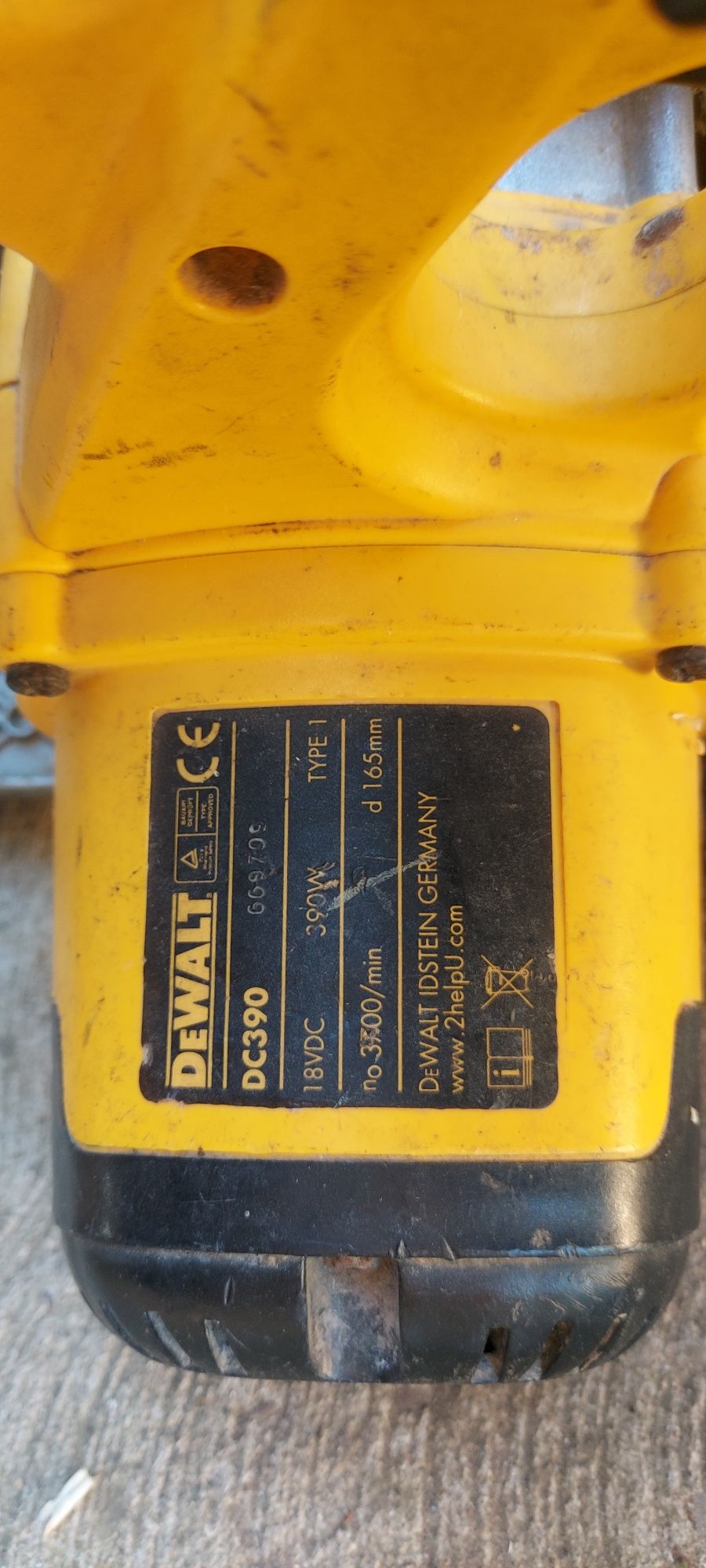 Vând circular Dewalt