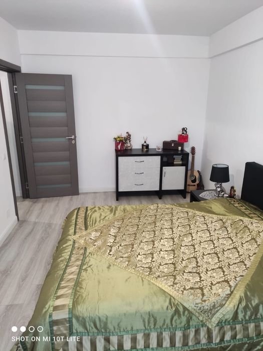 Închiriez apartament