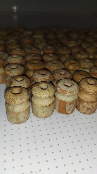 Ретро изоляторы для проводов изготовлены в 30 - 40 годах