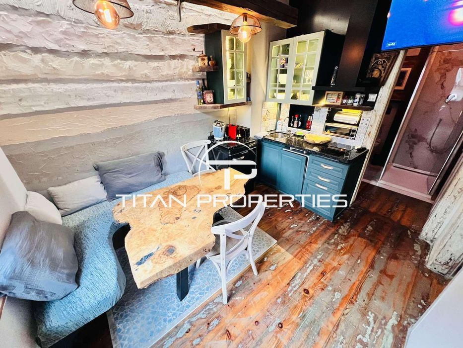 Дава се под наем Двустаен апартамент в Бургас, Център - 70 кв.м за 408 € - Снимка #2