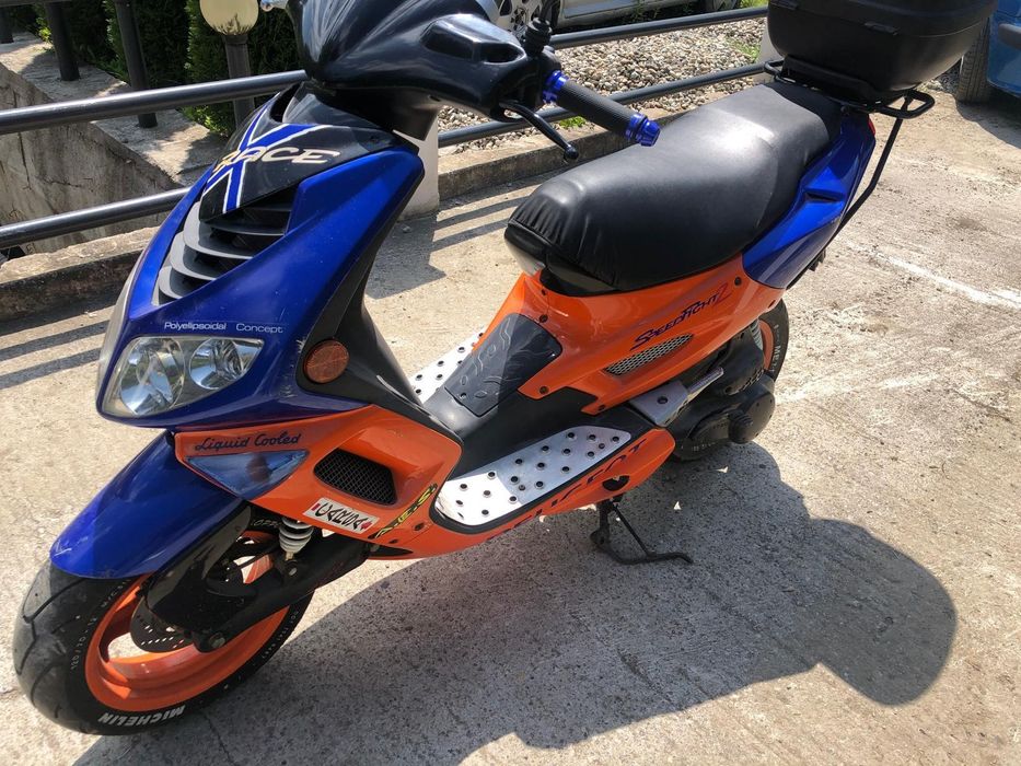 Vând scuter Peugeot SpeedFight 2LC