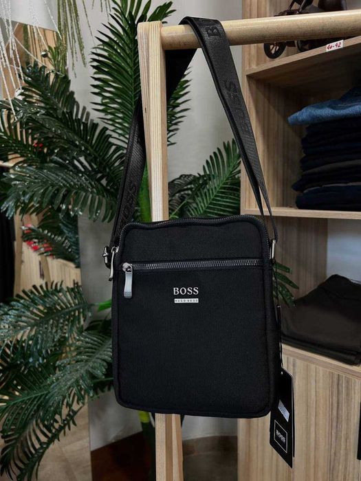 Hugo Boss Erkaklar sumkalari yuqori sifat Dostavka bor