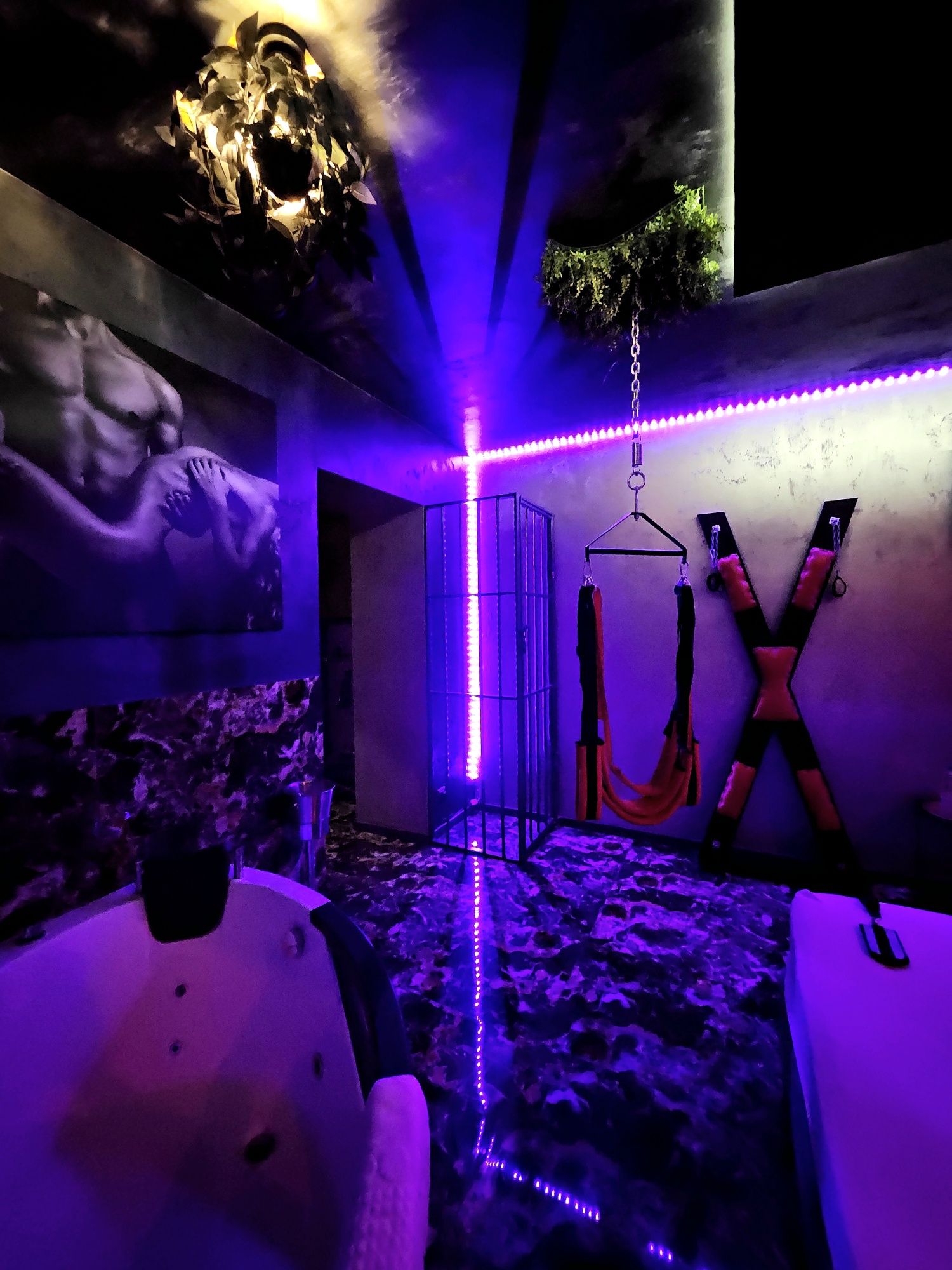 Regim hotelier - love room jacuzzi, camere BDSM