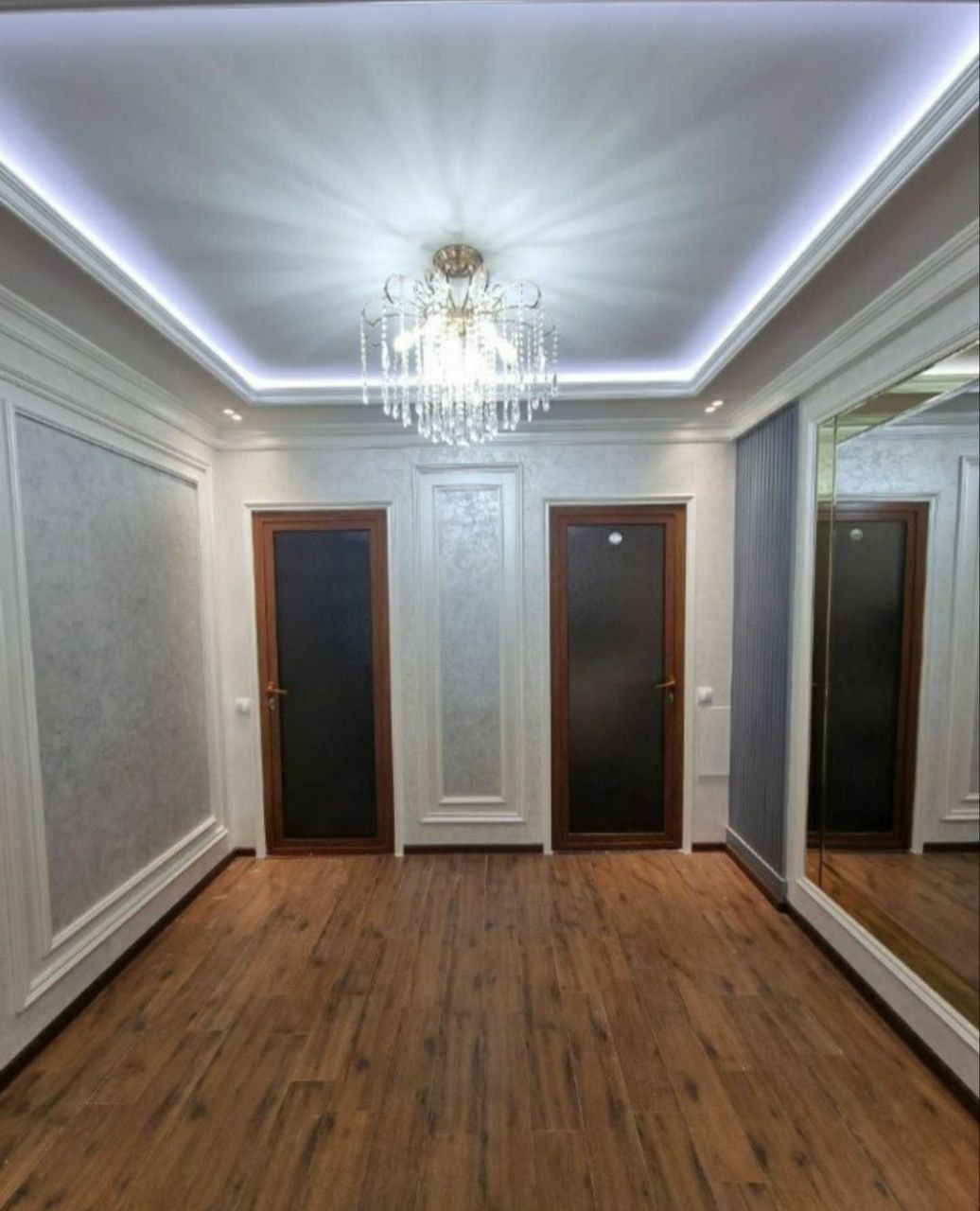 Uchtepa bankskiy domdan  2 hona 90 kv uy sotiladi