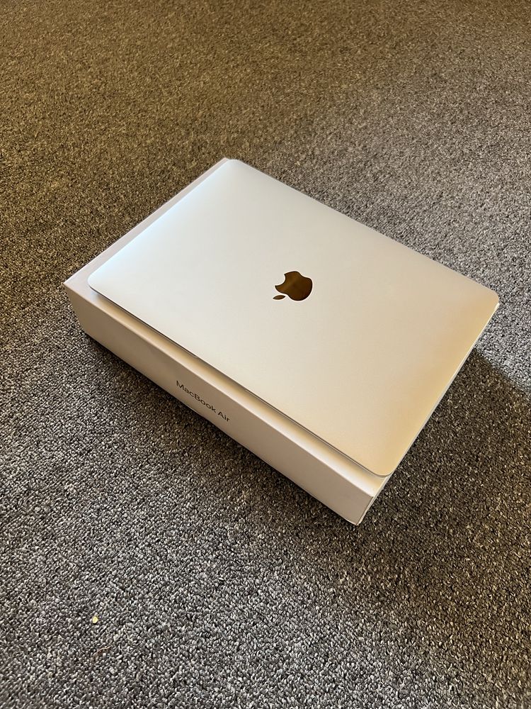 Macbook Air M1.
