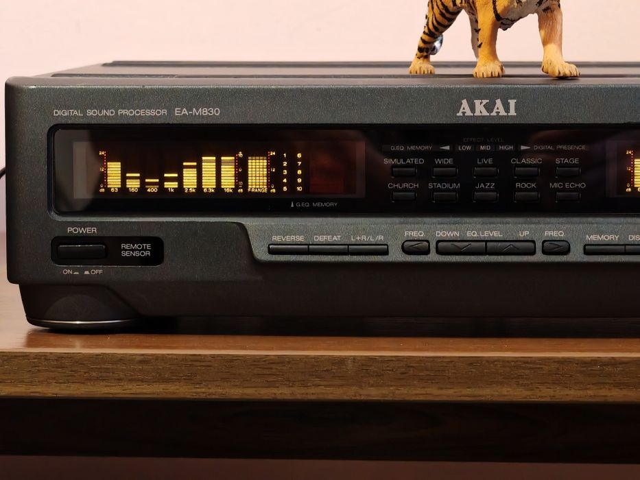 Akai EA-M830. Egalizator superb. O bijuterie Hi-Fi. Ca nou. Preț fix !