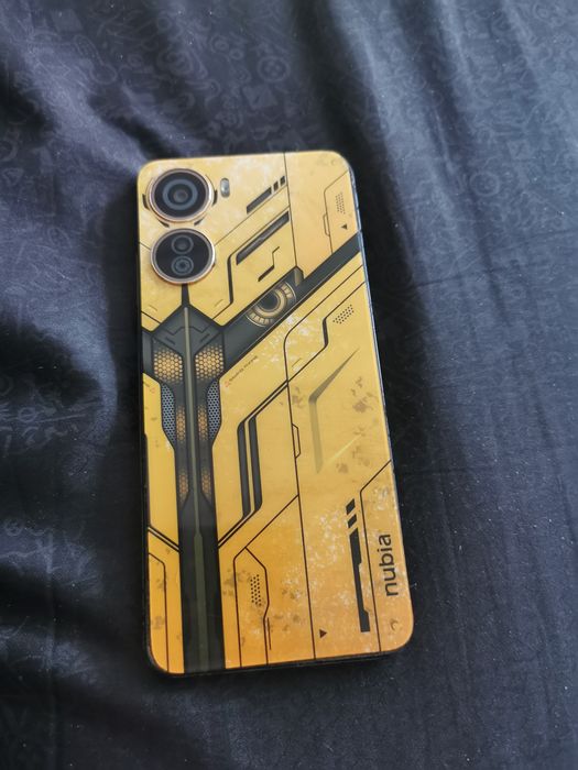 Продам телефон за 15000 сломанный