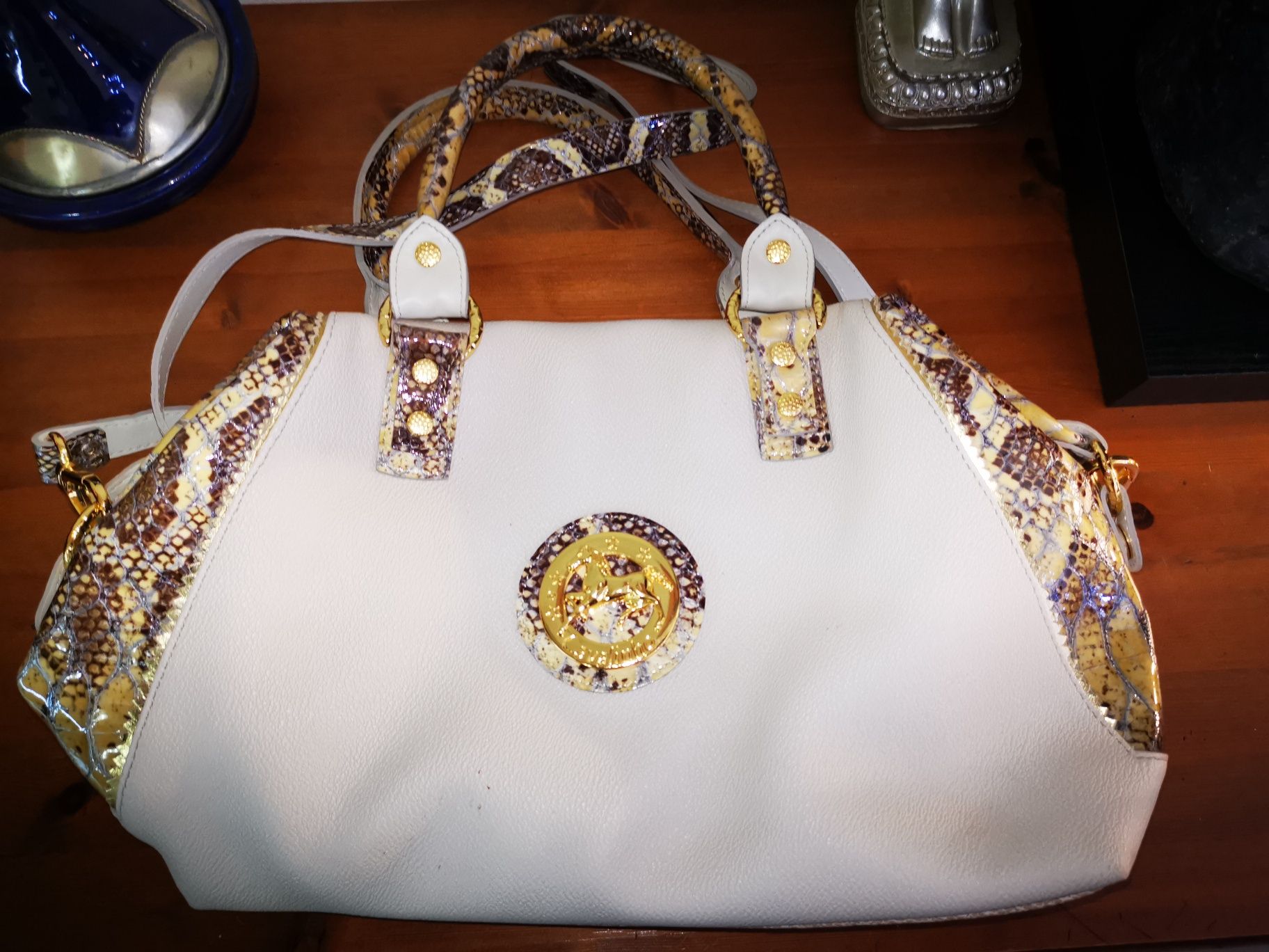 Designer Bag Чантата е модел на марката Cavalinho. Като нова