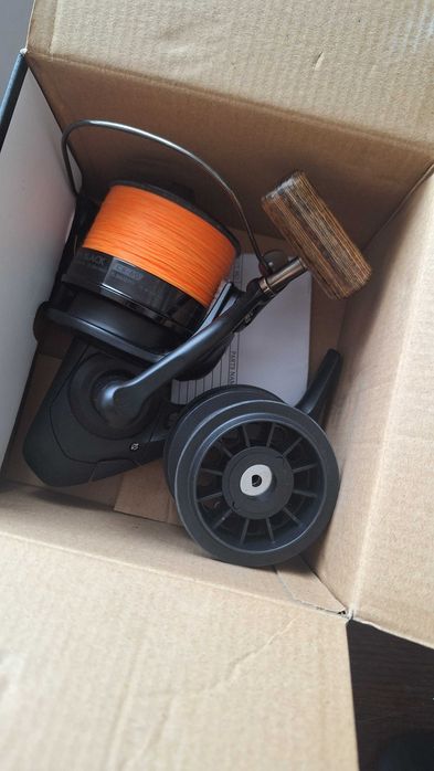 Mulinetă Okuma Custom Black