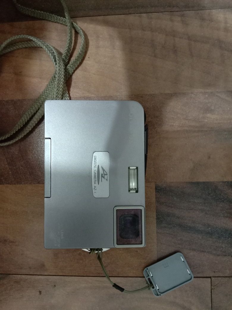 Digital kamera AZ-1