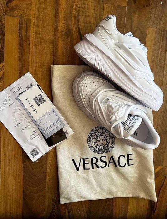 Versace odissea albi