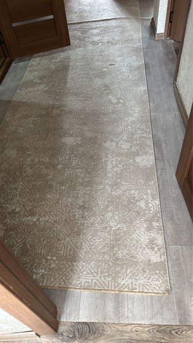 Продам ковер для прихожий