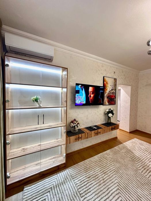 Центр Ц7.  1в2комнатная. Еаро квартира.  Ор метро