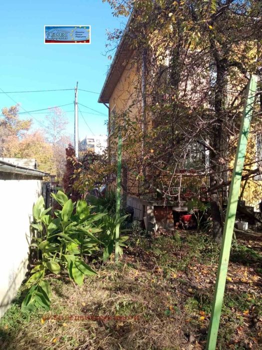 Къща в гр. Ботевград 127 м² РЗП с двор - 543 м²