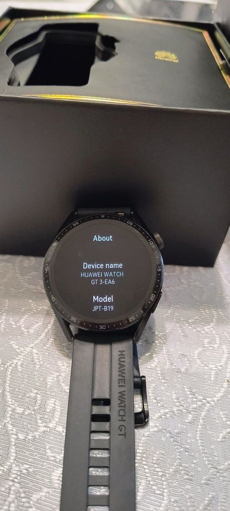 Продавам 2 смарт часовника Huawei Watch GT 3 (мъжки и дамски) + Подаръ
