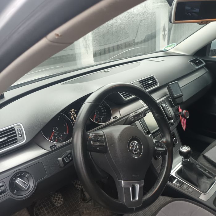 Vw Passat B7 2012 2.0 TDI manual  ( mașina de gara)