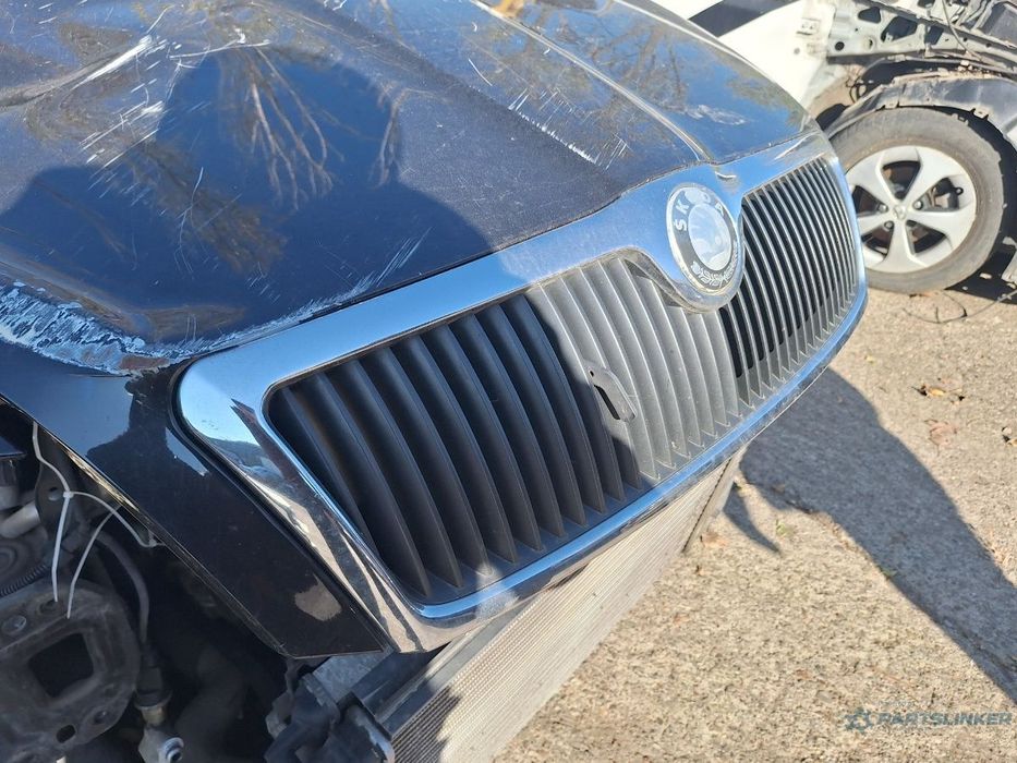 Grila capota SKODA OCTAVIA 1Z3 2004 - 2008