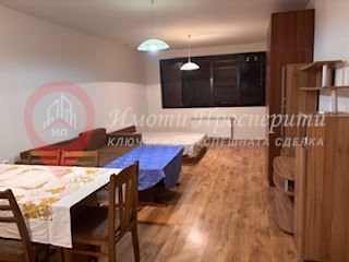 Дава се под наем Тристаен апартамент в София, Стрелбище - 118 кв.м за 797.64 € - Снимка #1