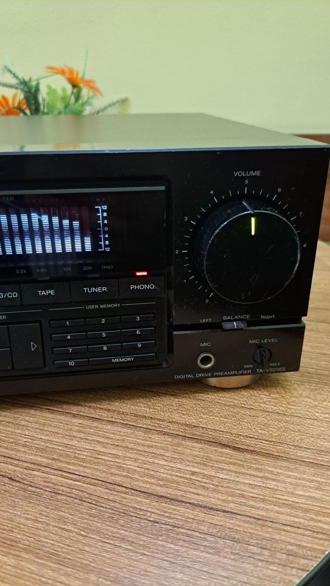 Vind preamplificator, egalizator Sony TA V 925 EE