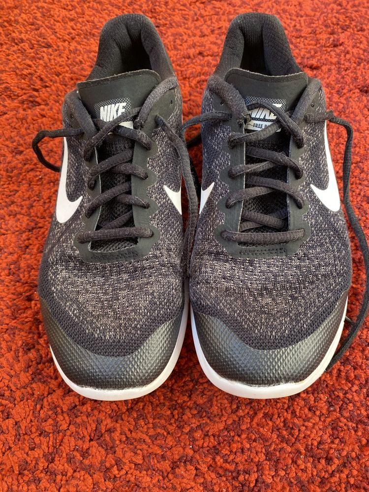 Дамски маратонки Nike
