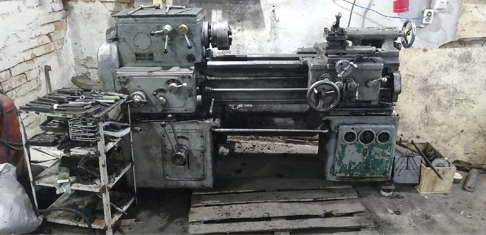 Токарно винторезный станок