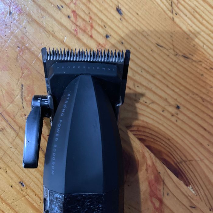 Здравейте Продавам Машина За подстригване VGR